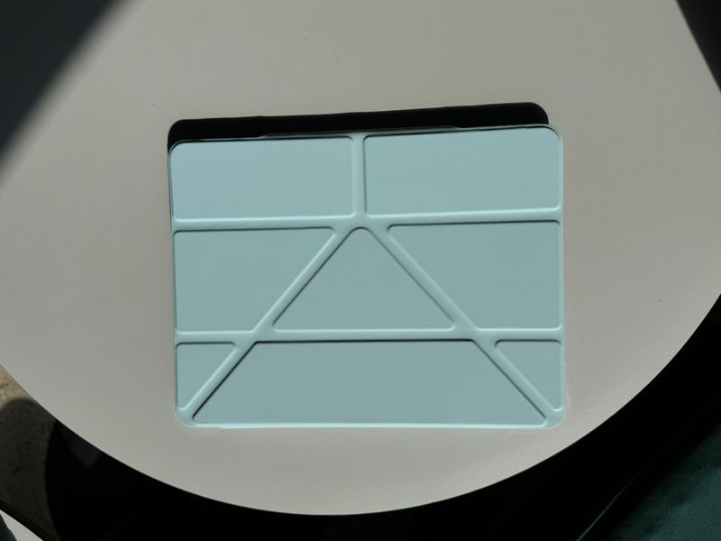 Чохол Logfer Origami iPad Pro 11 (2024) Blue Heart Spring Blue pr_0076412  купити в інтернет-магазині Oriental Case в Києві від українського бренду Orientalcase ✅